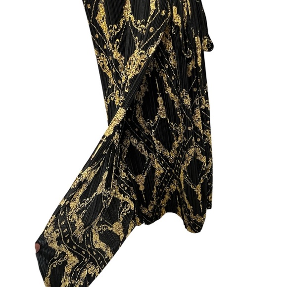 River‎ Island Black and Gold Dress - Picture 2 of 4